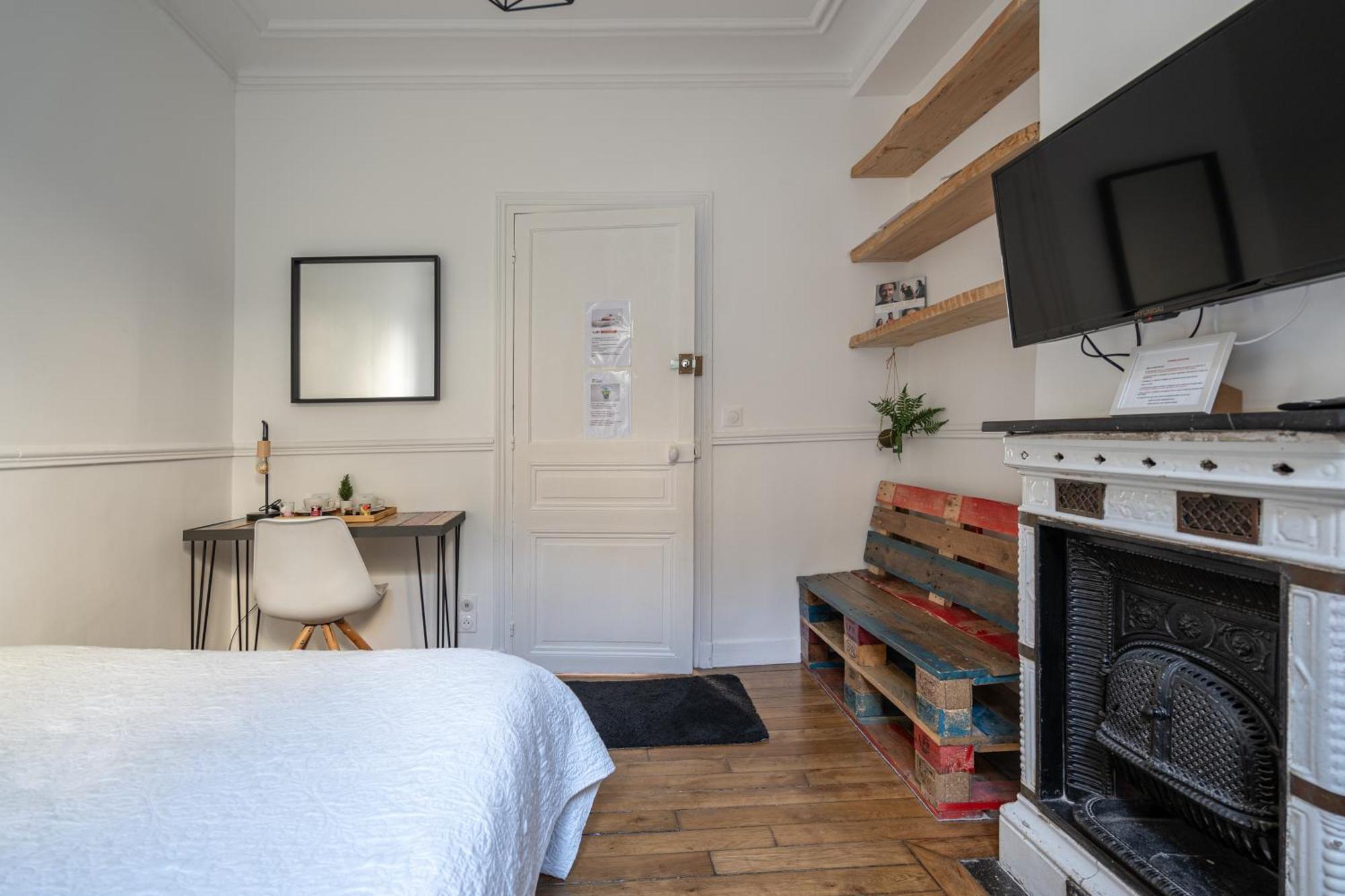 Au Marche Aux Puces De Saint Ouen Apartment Exterior photo