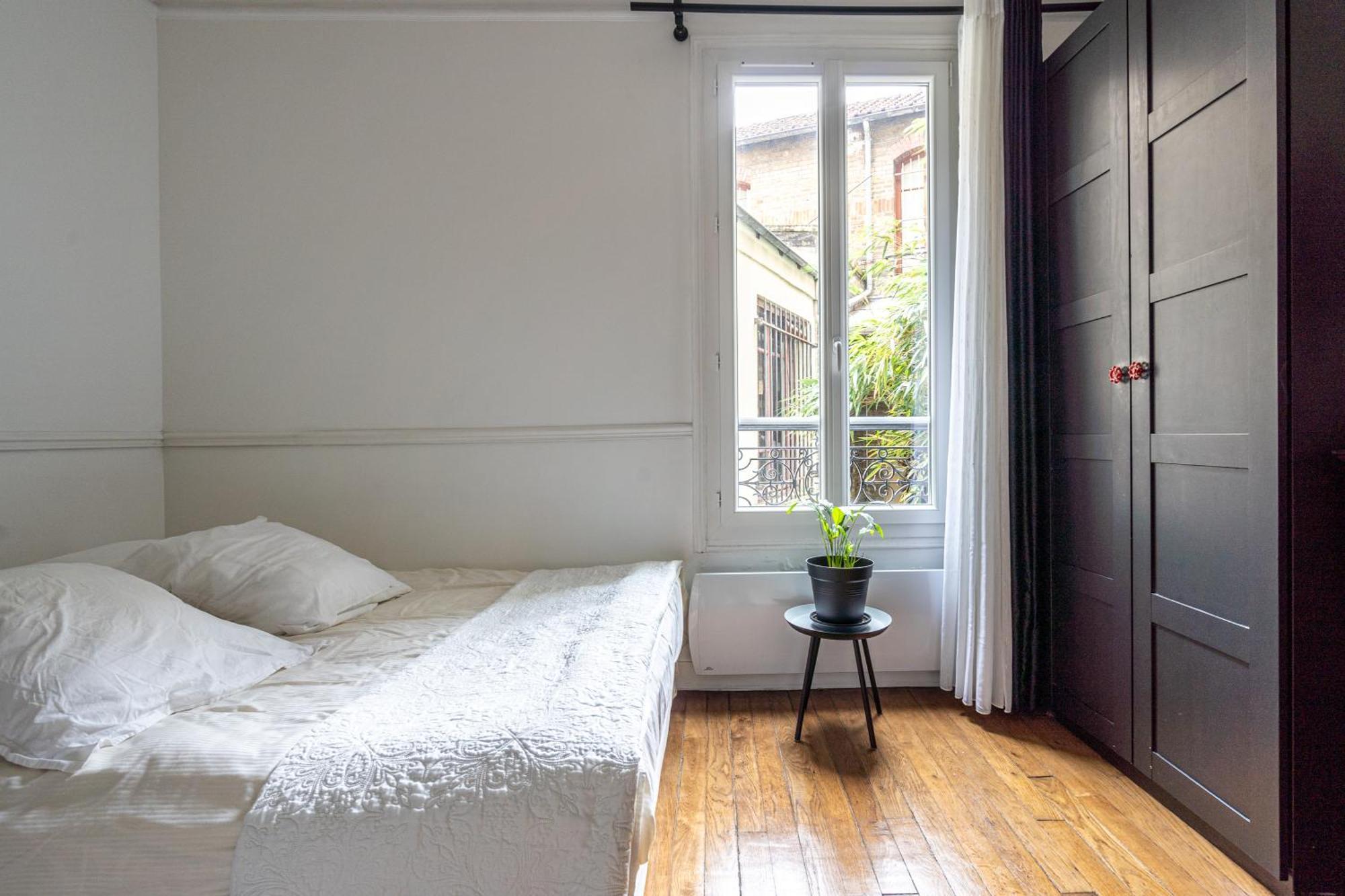 Au Marche Aux Puces De Saint Ouen Apartment Exterior photo