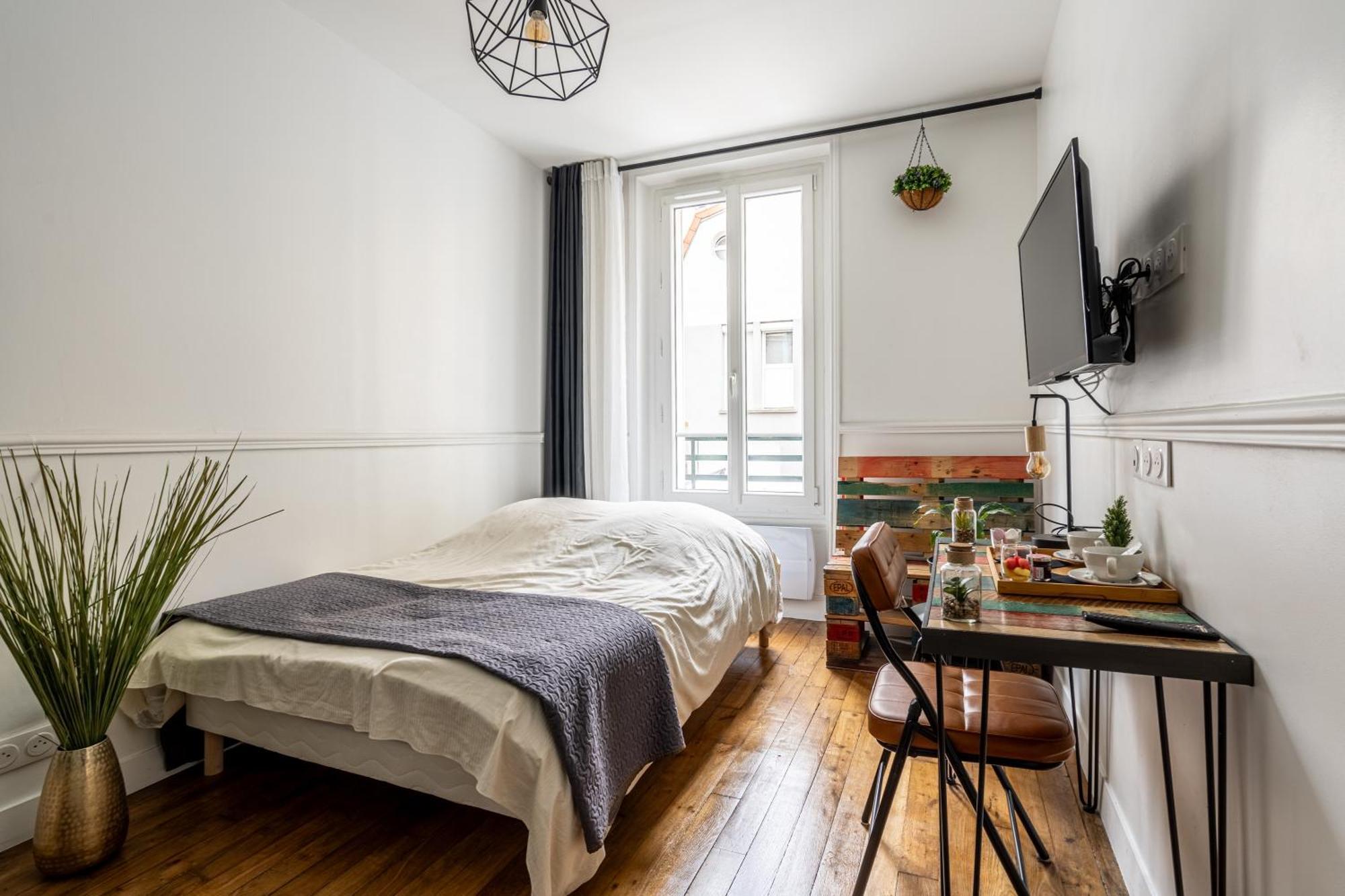 Au Marche Aux Puces De Saint Ouen Apartment Exterior photo
